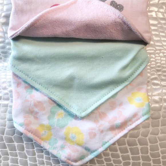 NWT 3-Pack SIMPLY ADORABLE Baby Bibs - Picture 4 of 6